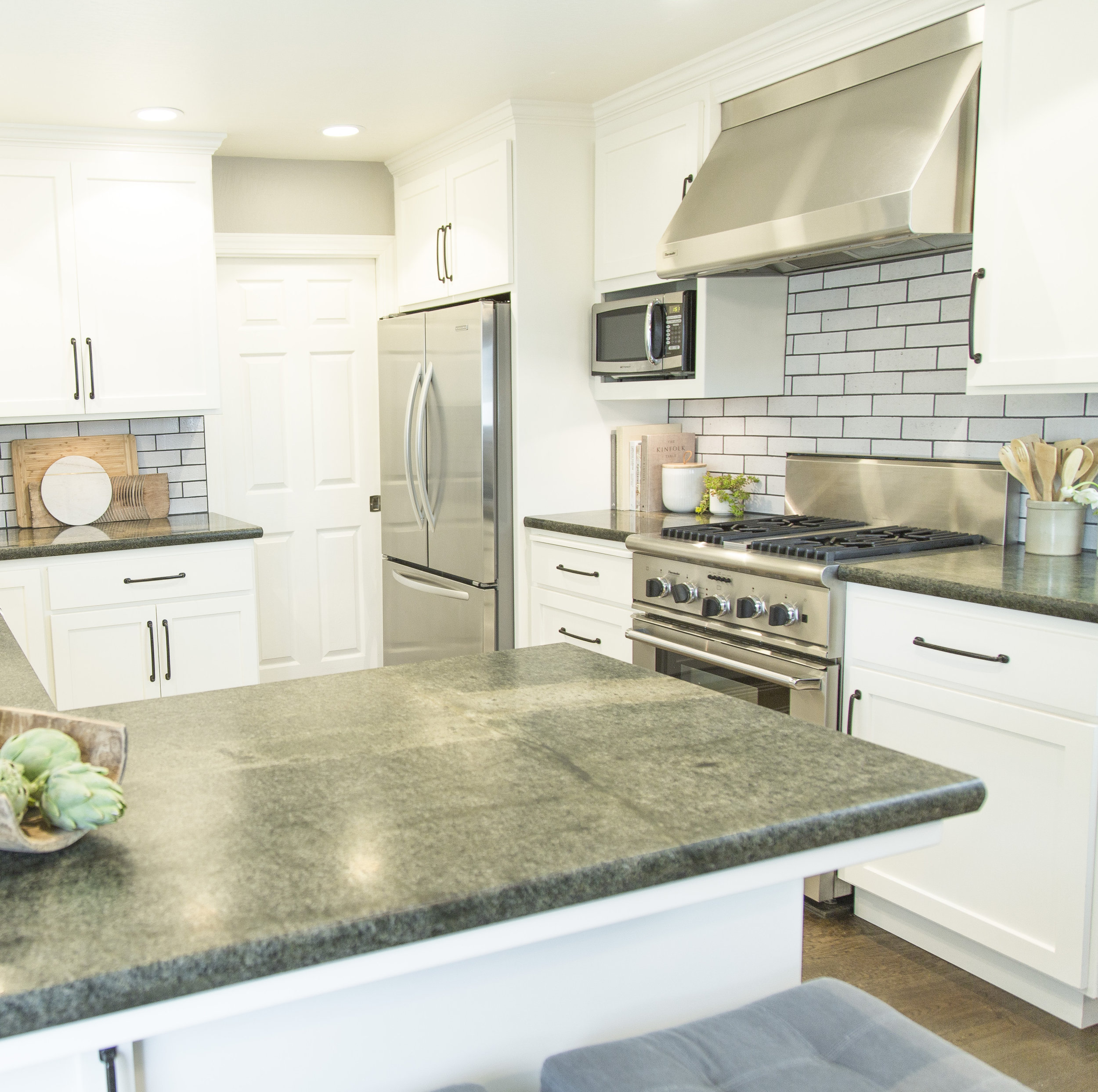 04_RUSSELL_FARMHOUSE_KITCHEN.JPG