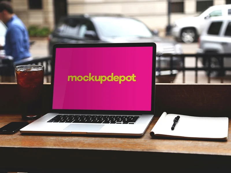 MACBOOK PRO PSD MOCKUP