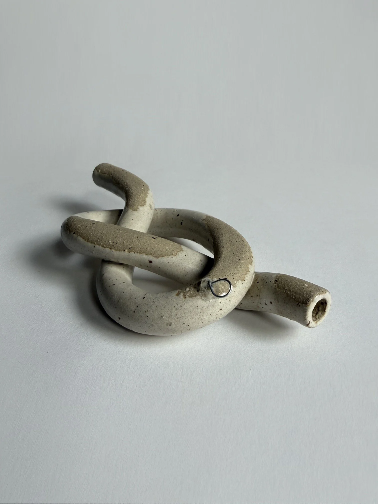 Product back - Wall knot - Studio Janneke Ceramics London lowresforweb.JPG