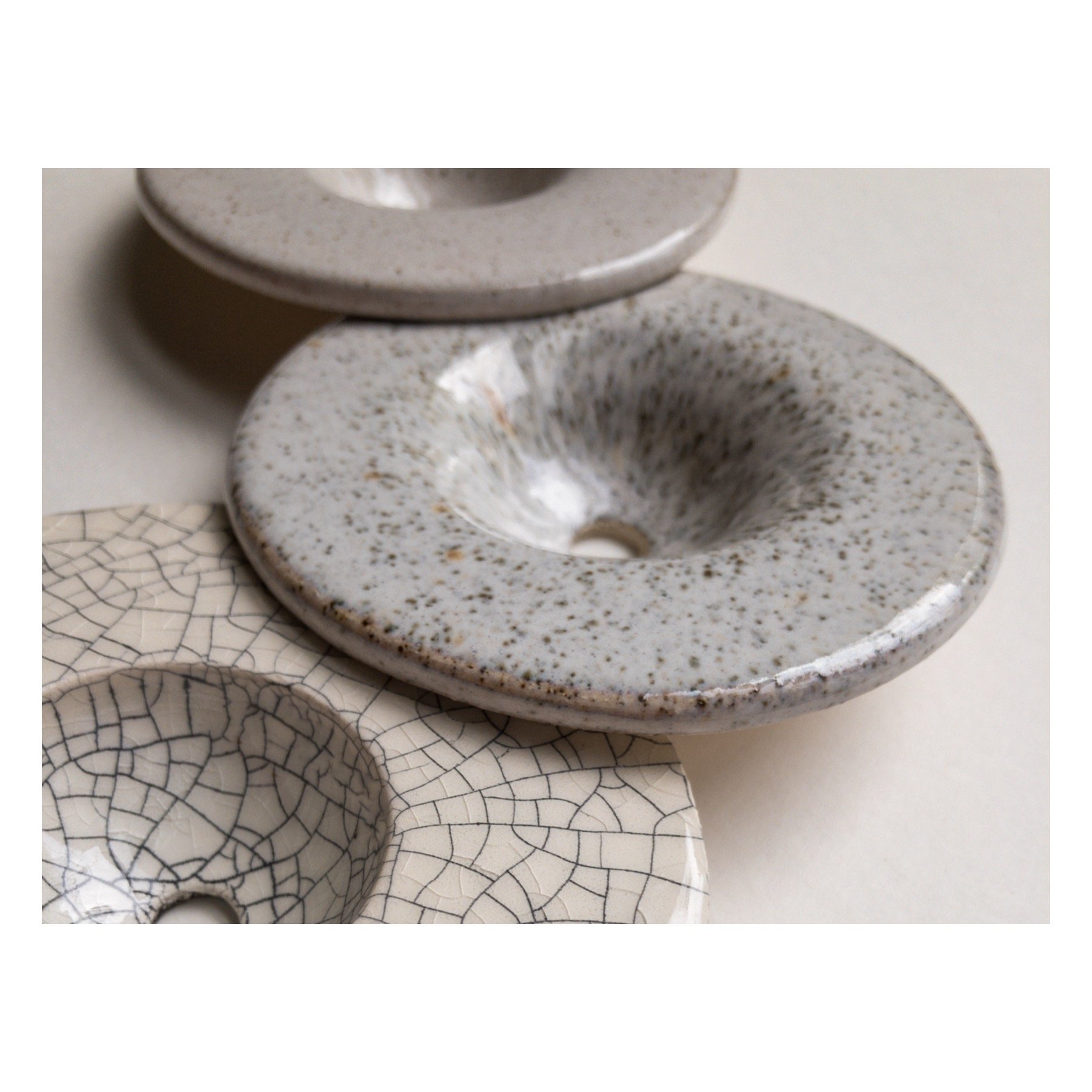 C R A C K L E . S P E C K L E .

These are the current finishes the disc is available in: Crackle and Speckle. The speckle finish comes in a whole spectrum of speckle-ness (see the two examples at the top), and every kiln firing is different. This ma