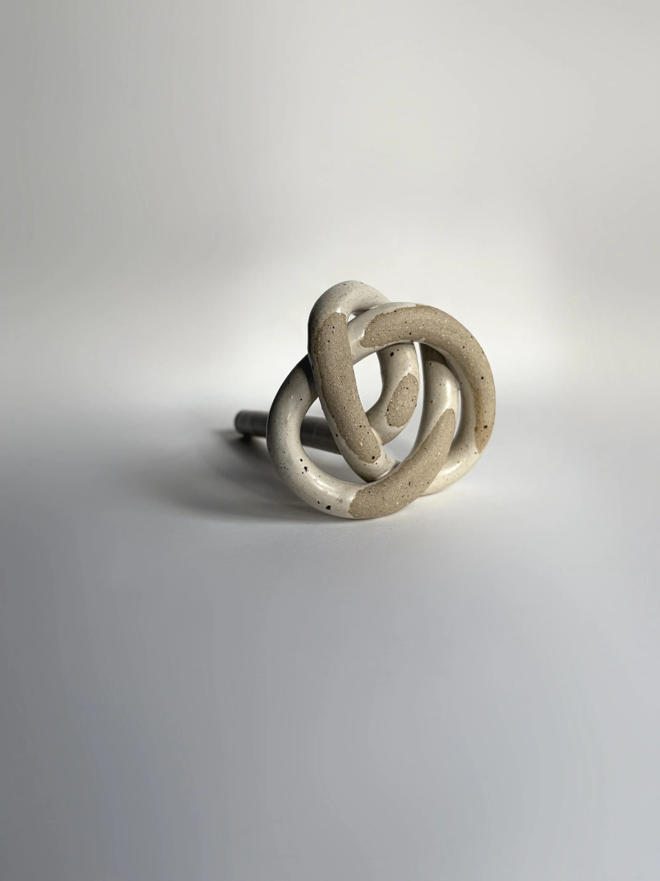 Product base - Knot vase - Studio Janneke Ceramics London lowresforweb.jpg