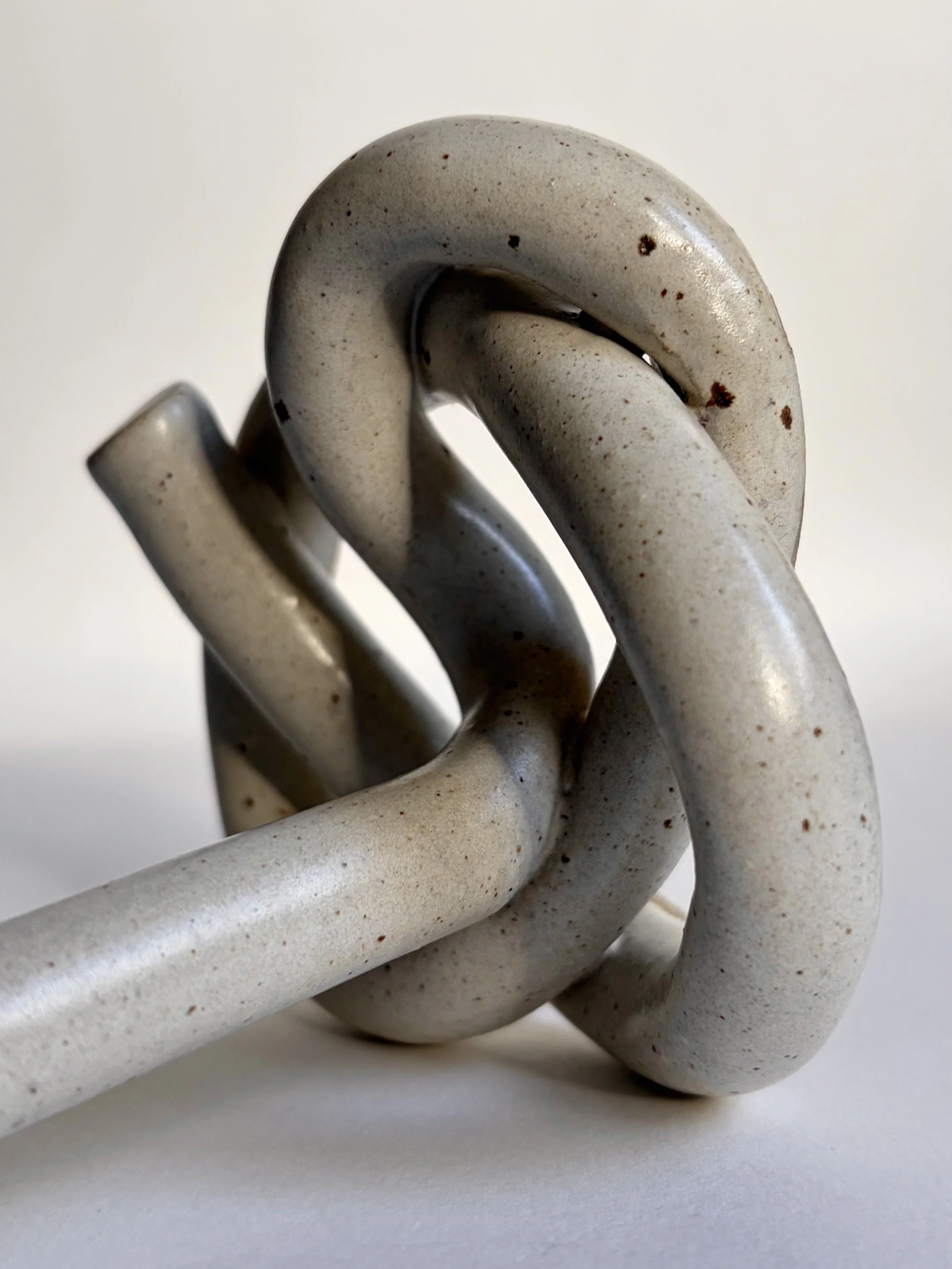 Closeup - Knot vase - Studio Janneke Ceramics London lowresforweb.jpg