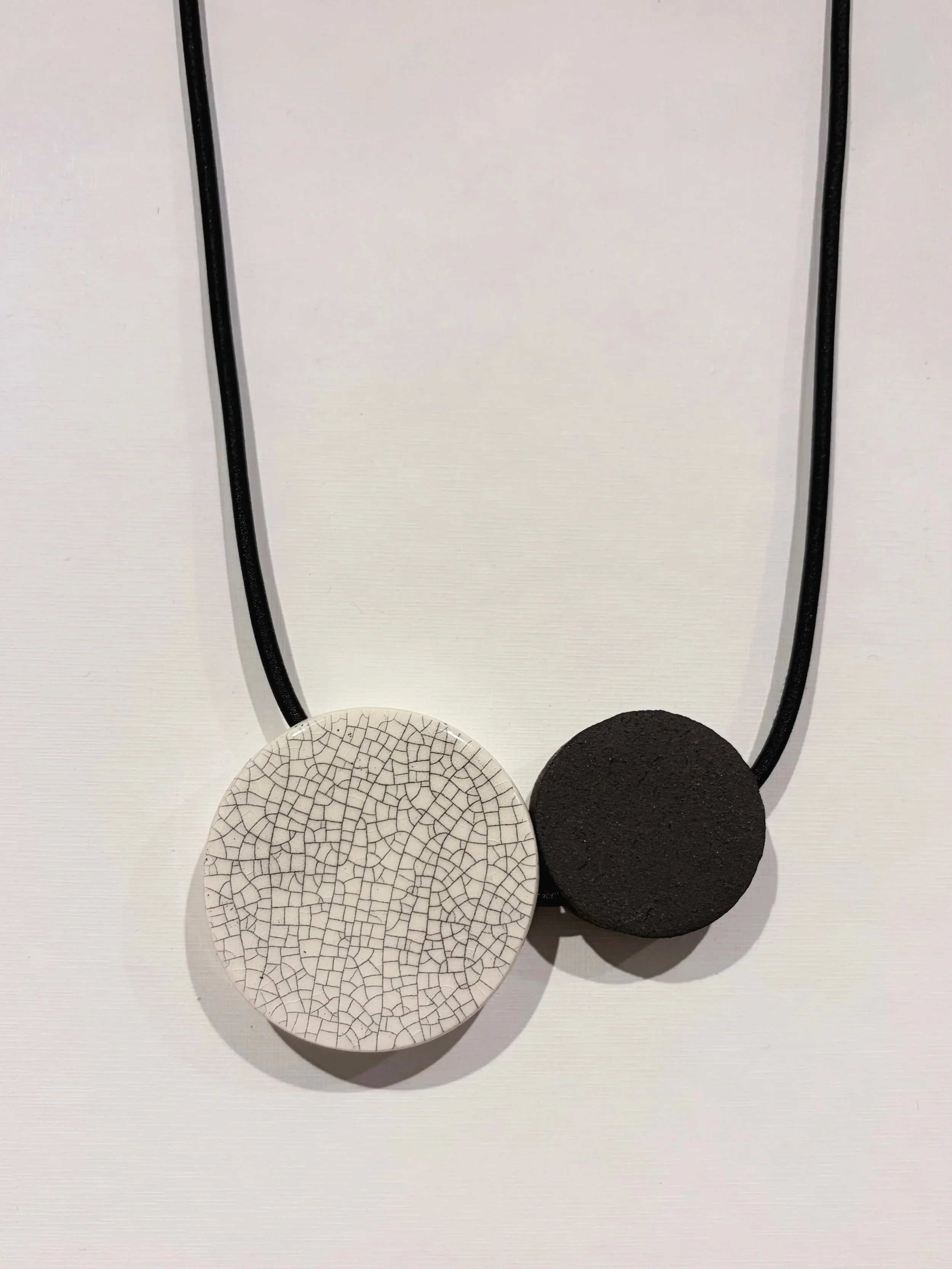 GEO+necklace+circle+crackle+2+-+Studio+Janneke+Ceramics+London.jpg