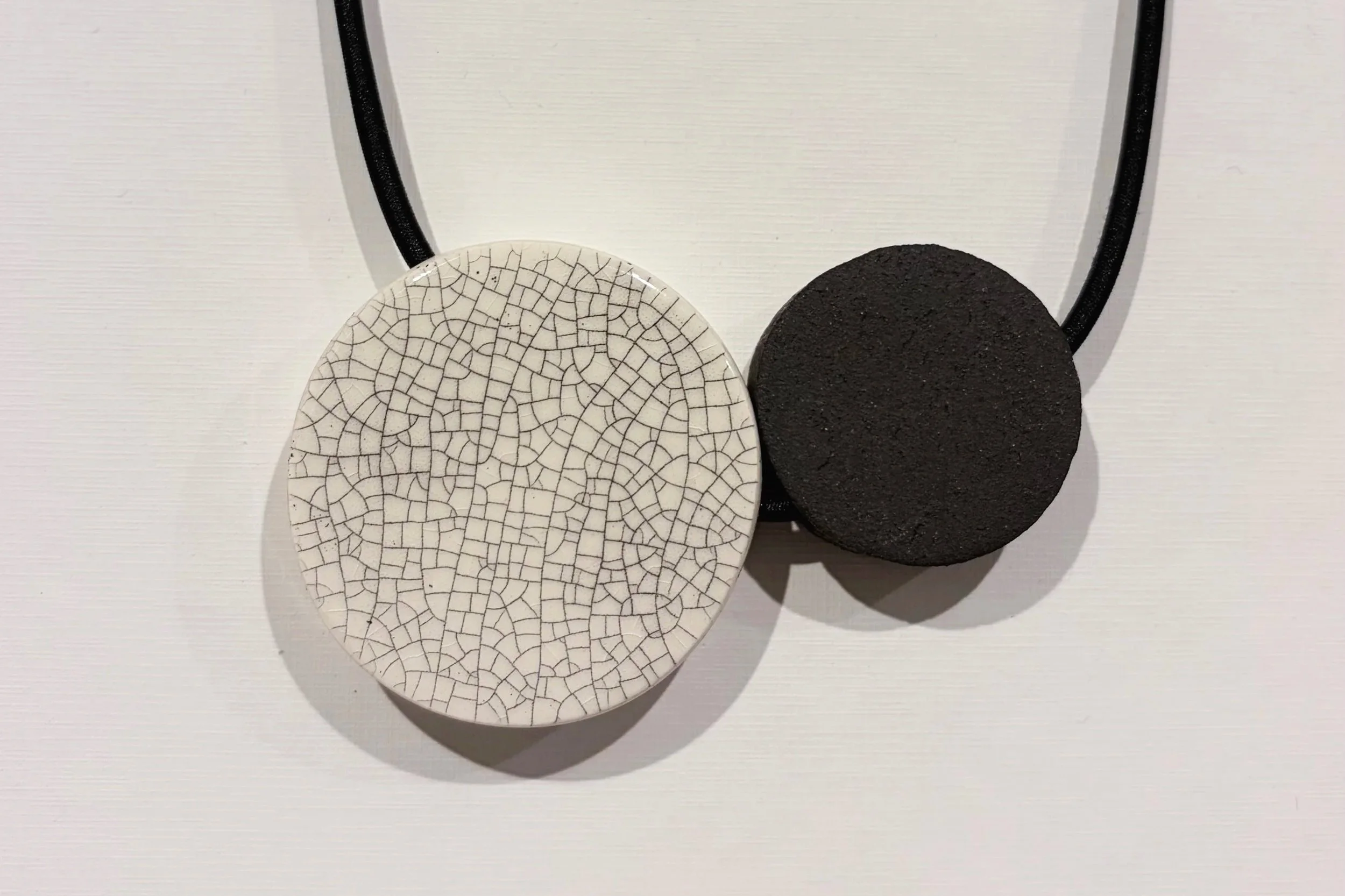 GEO+necklace+circle+crackle+2+-+Studio+Janneke+Ceramics+London.jpg
