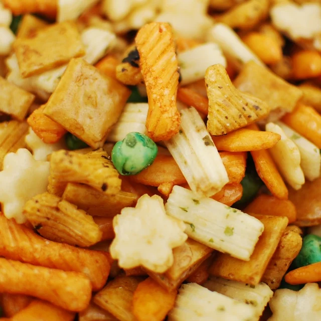 Rice Cracker Mix with Peas