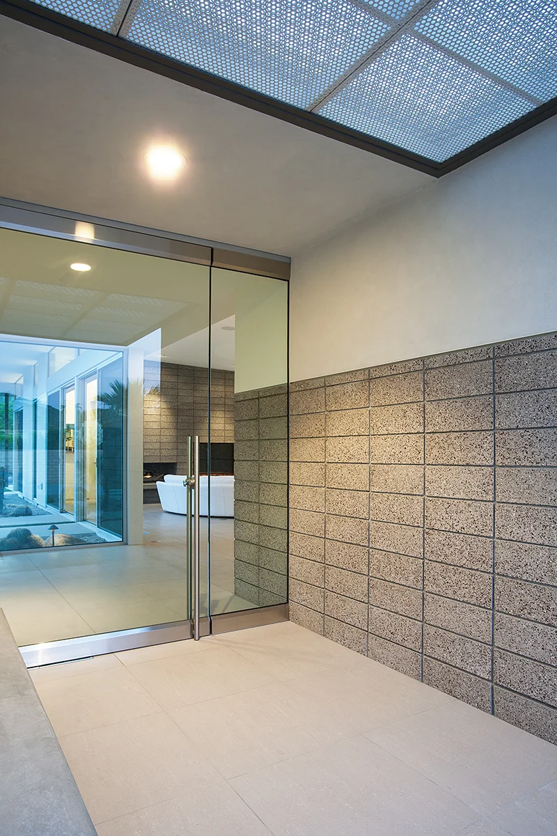 Foyer-6.jpg