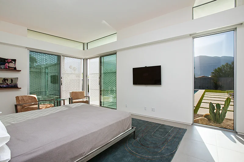 Room-2.jpg