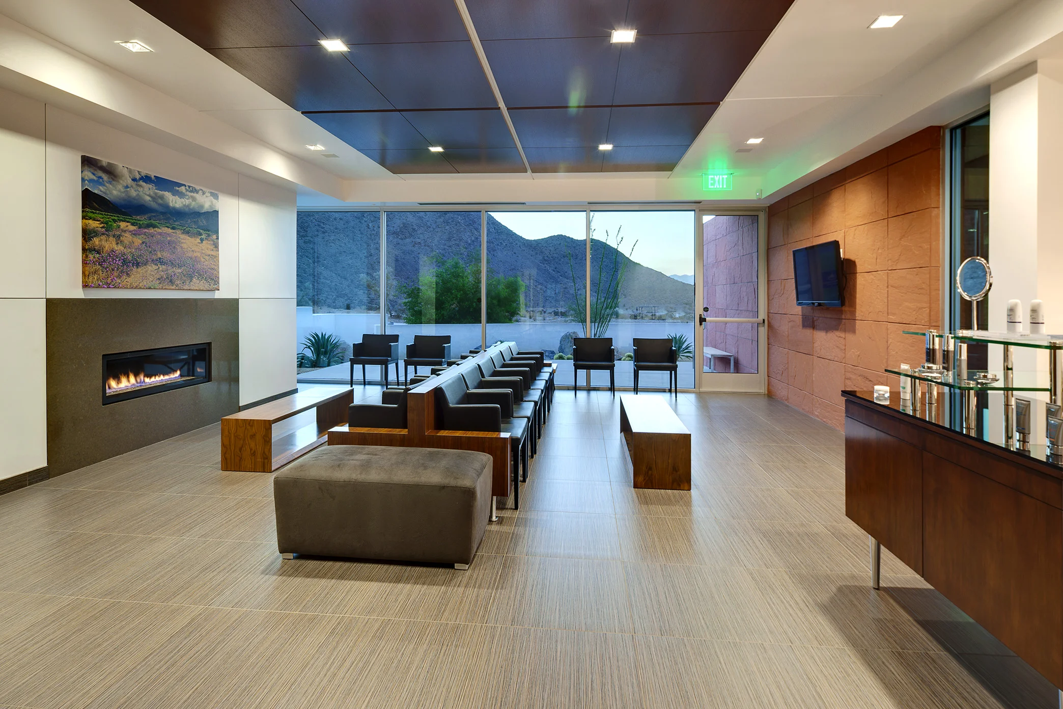 CD_Ext_Wating_Rm1(L).jpg