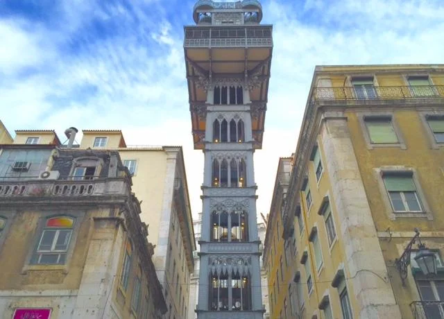 S Justo Elevator | Photo Courtesy of Live Like a Local Abroad