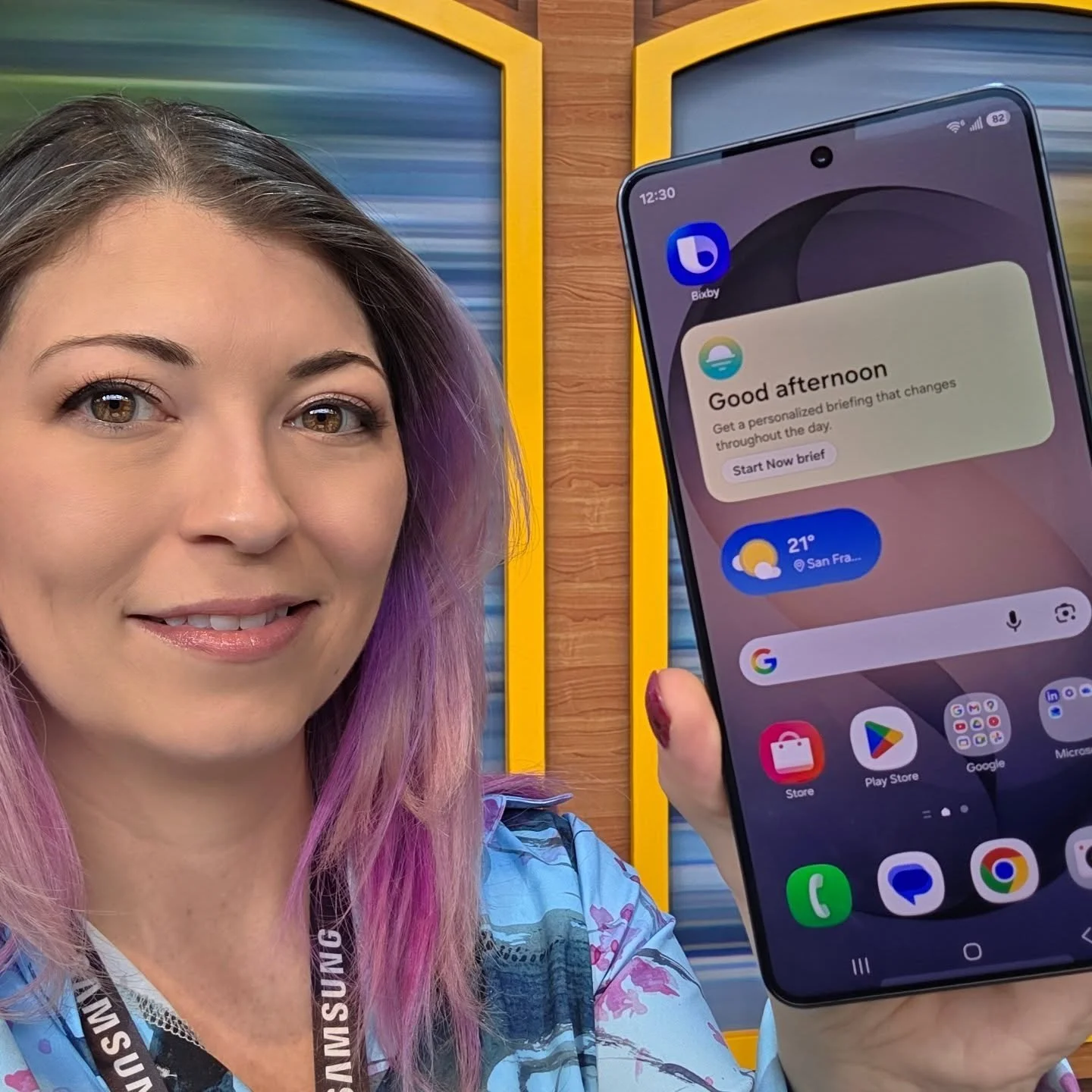 Swipe to see the Privacy Display! 

This is the new Samsung Galaxy S26 Ultra! 

This totally replaces the need to use a 3rd party privacy screen protector, because the display itself offers privacy. Apparently they developed this technology over five