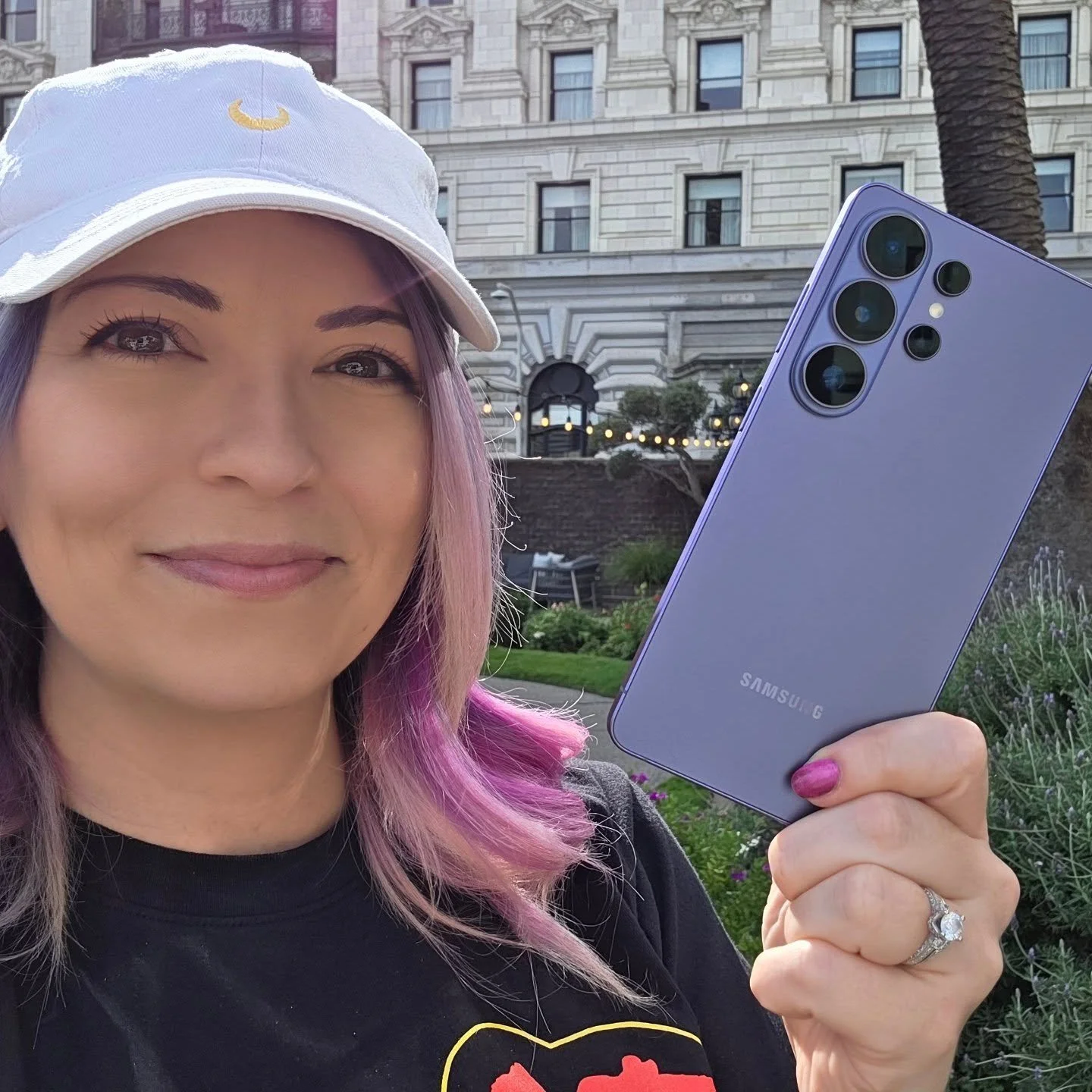 February photo dump! 

This month was my "no spend" challenge, so I didn't go out much 😆 

The rules were: no spending outside of necessities (or business expenses), which included booze. 😆 We saved a LOT 💰. 

I DID spend a ton of time o