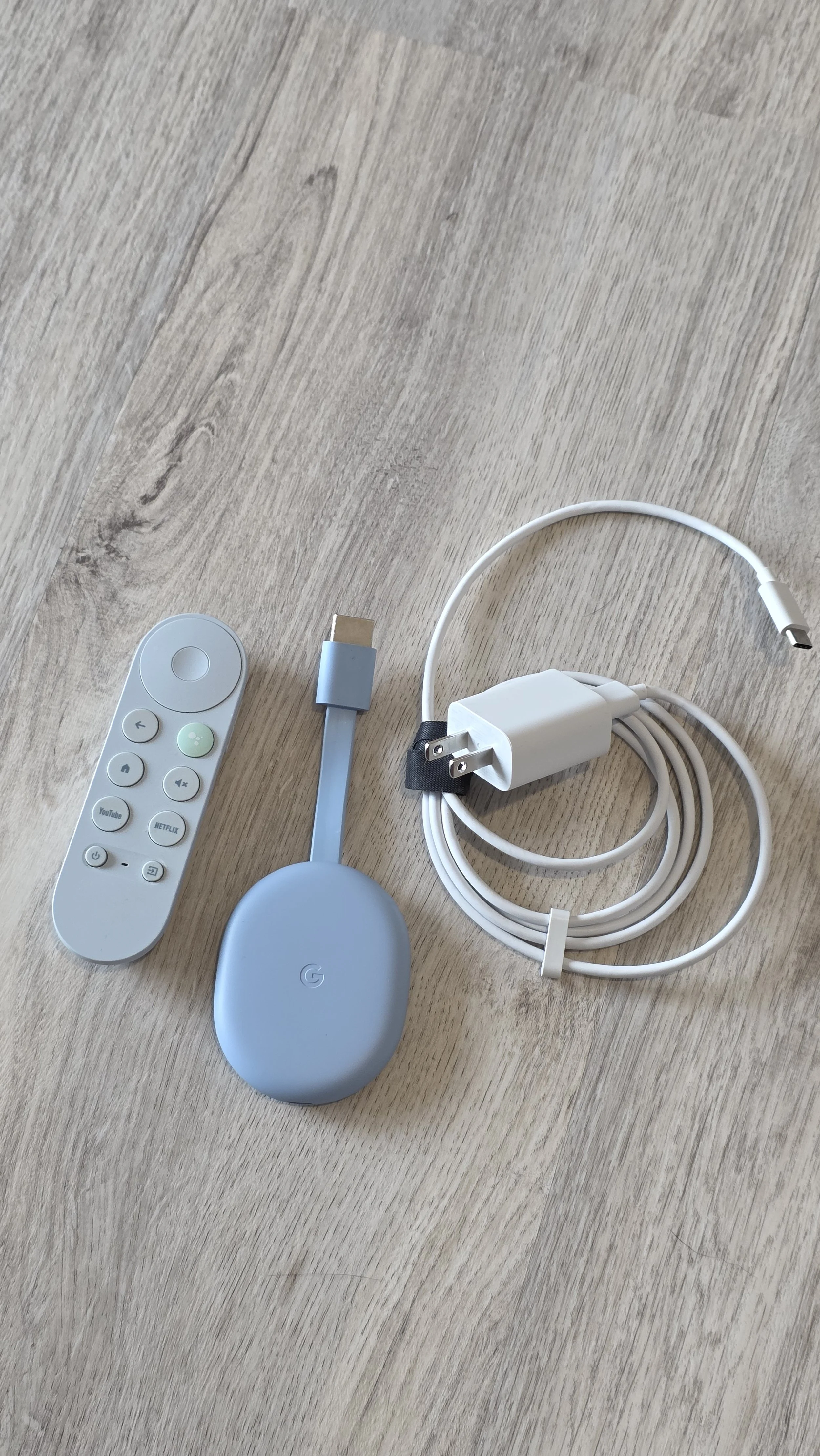 Google Chromecase with GoogleTV 4k GZRNL