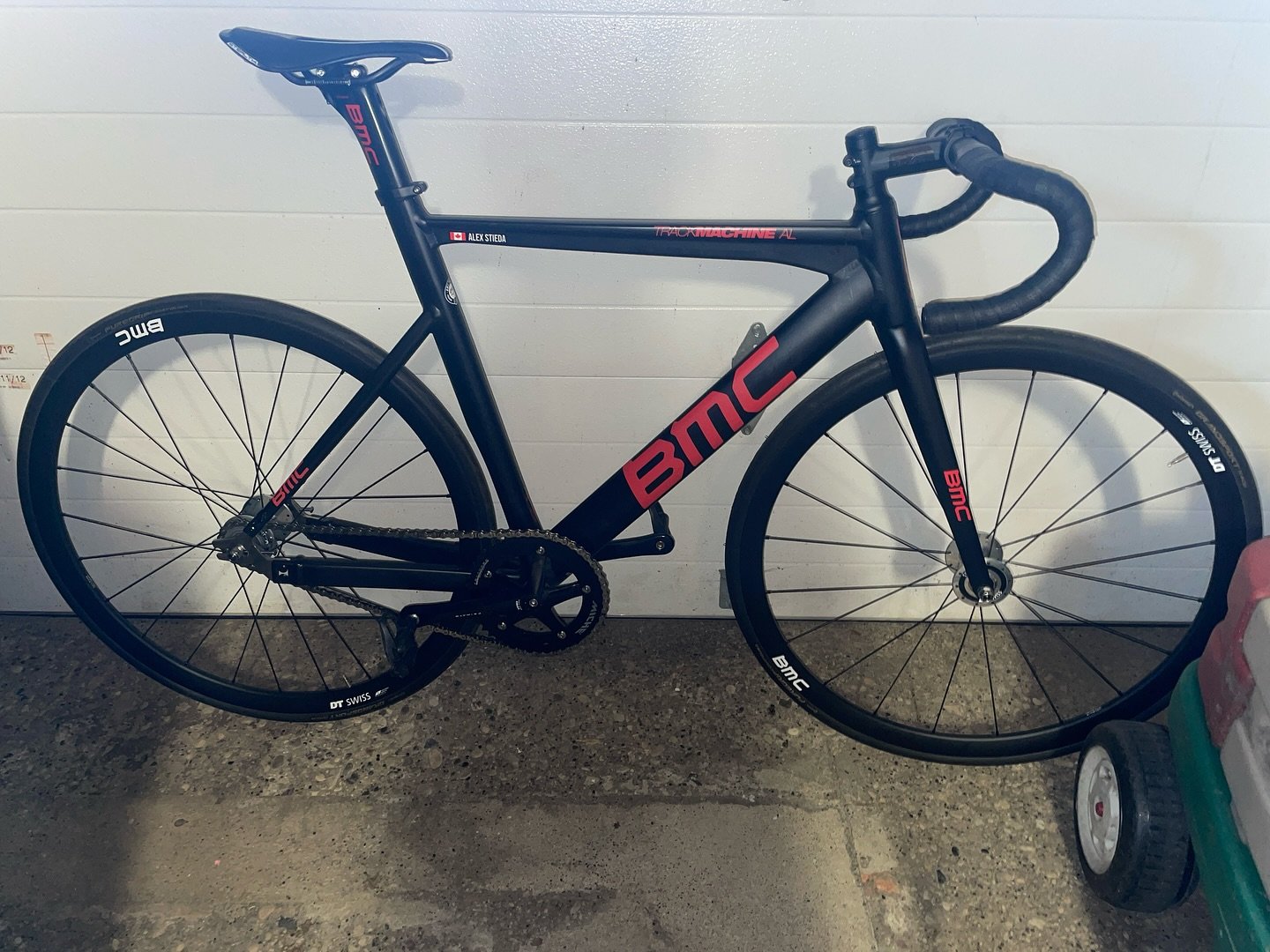 @ride_bmc Track Machine is ready to go for this week to get on our brand new &lsquo;drome here in @cityofedmonton 
First off will be track certification. No matter your experience, everyone needs to be certified - I&rsquo;ll be teaching this course o