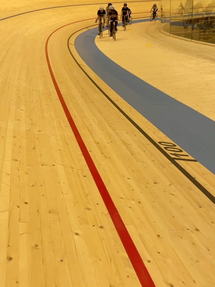 Getting kids&rsquo; attention on their first track day! Thanx to @lazersportna for the support to keep them safe! 
@albertavelodrome