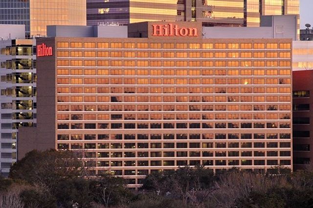 Did you know we offer exquisite Valet Dry-Cleaning and Laundry Services to @hiltonhouston_plaza? ‪#&lrm;thecleaningcompany‬ ‪#&lrm;myhouston‬