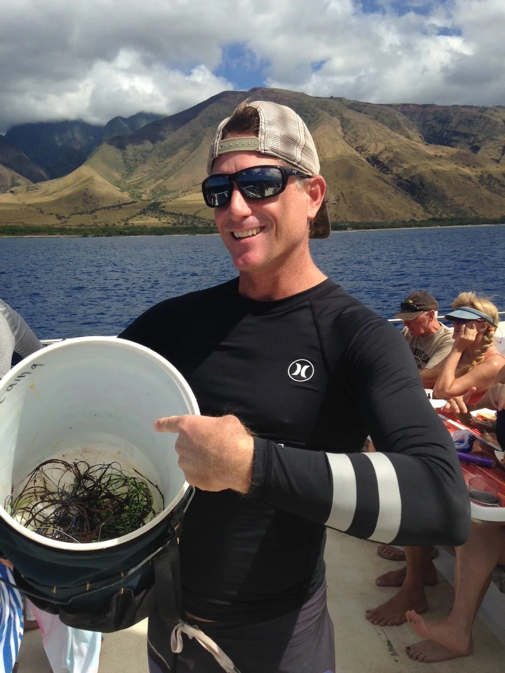 November Blue'Aina Event Cleans Reef and Raises $1000 for the Hawaiian Islands Humpback Whale National Marine Sanctuary