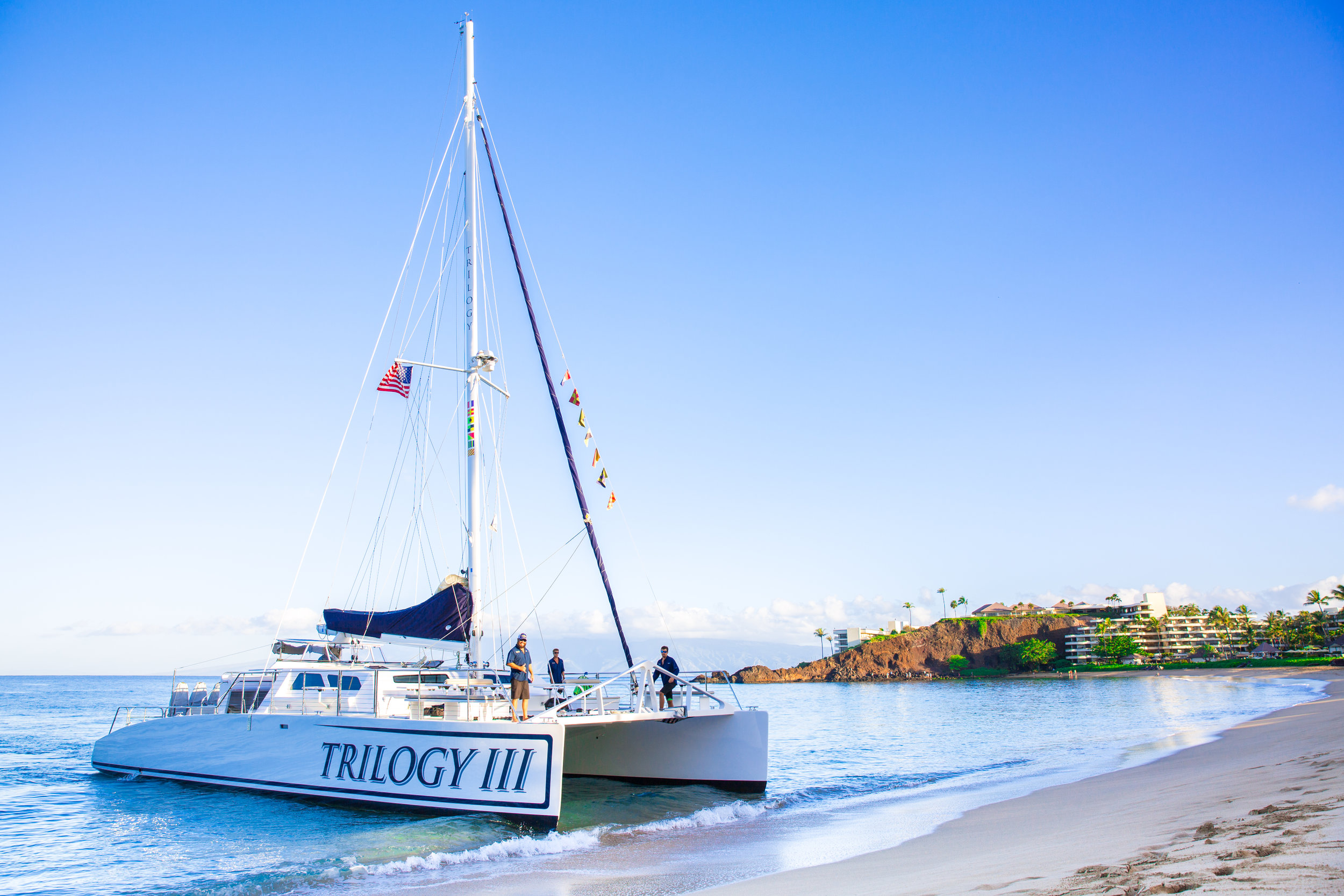 TRILOGY III making its way to Kaʻanapali beach