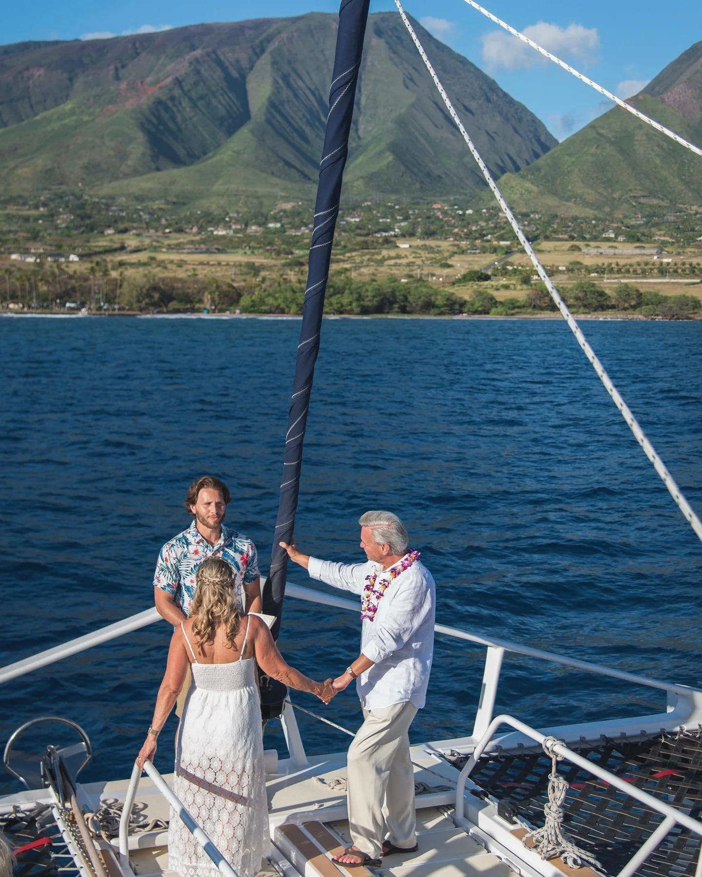 Jerry &amp; Sue renew their vows with @sailtrilogy 🤍 

A special sail surrounded by so much love and &lsquo;ohana ⛵️Not to mention gorgeous weather! 

Do you have an upcoming anniversary, proposal, or vow renewal? DM us or click the link in bio to s