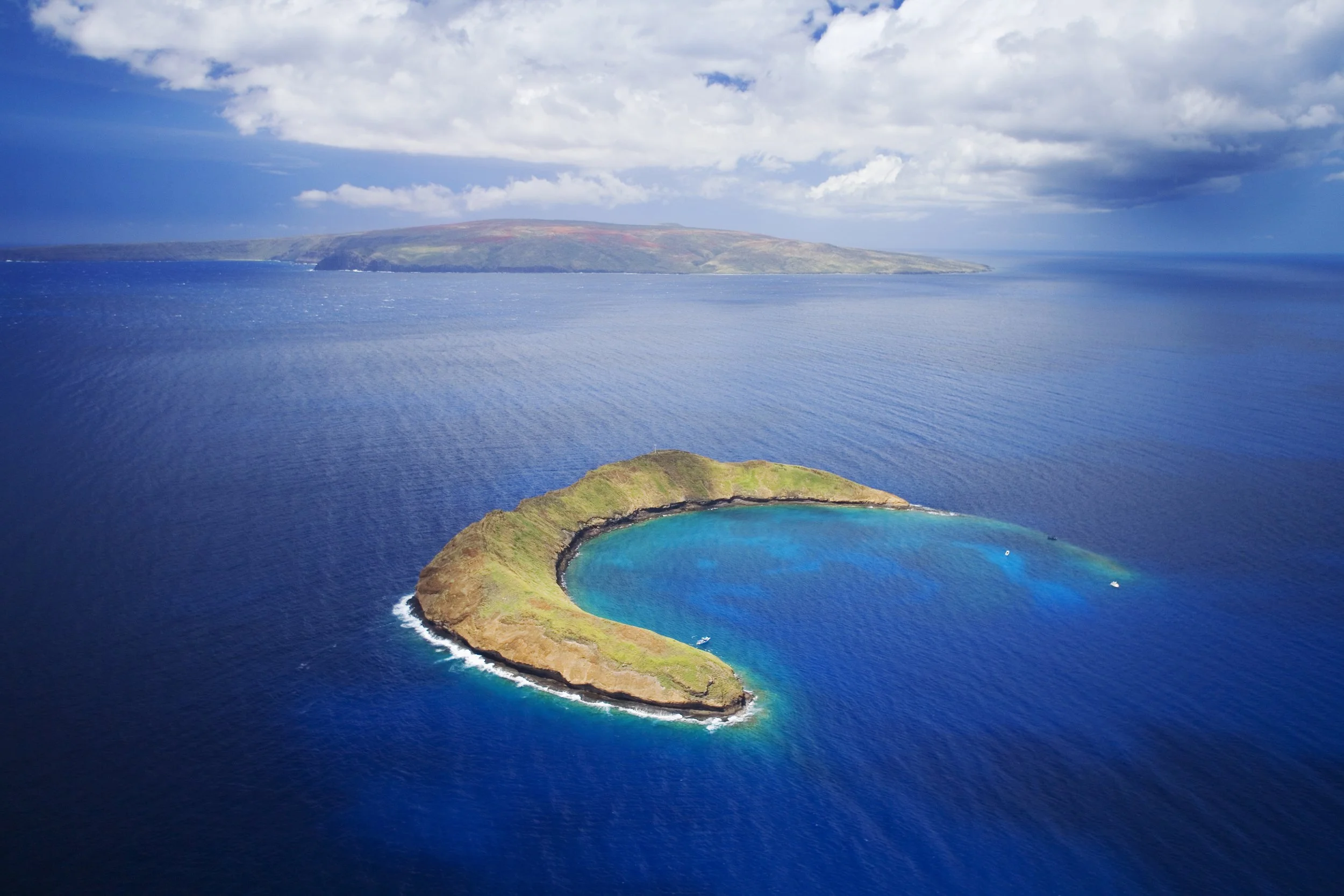 The Story Behind Molokini Crater and Why Itʻs one of Hawaiʻiʻs Most Unique Snorkel Spots