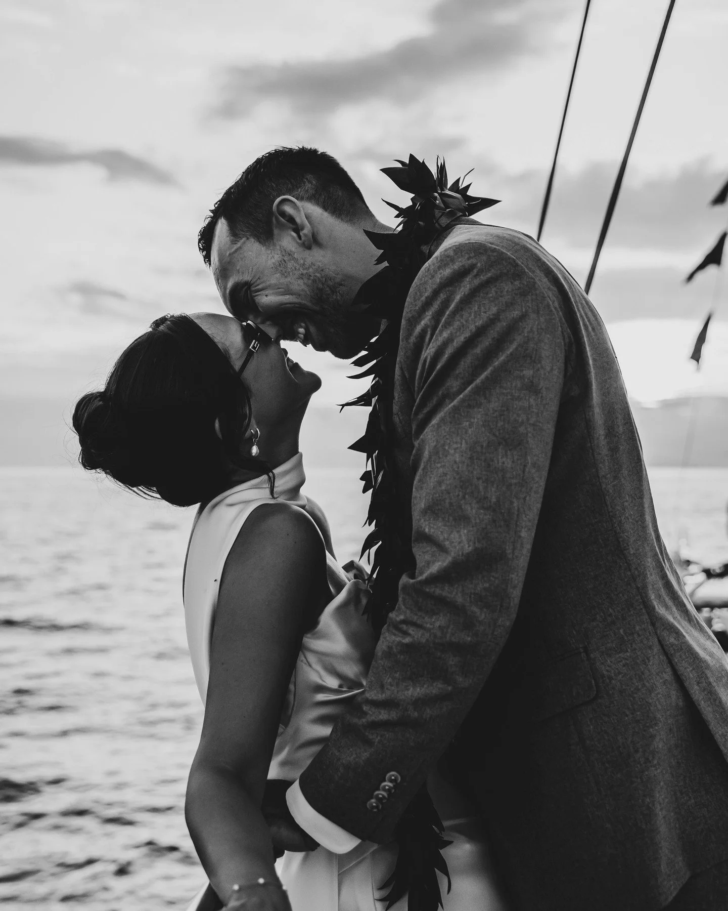 If you&rsquo;ve ever dreamed about getting married with the ocean behind you&hellip; this is your sign ⛵️🤍

At Trilogy Weddings, your ceremony unfolds surrounded by open water, golden light, fresh flower leis, and the people you love most &mdash; al
