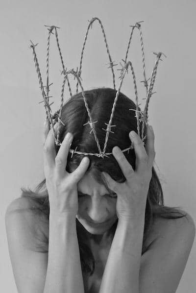 Carmen Mirascal, "Crowns" (still from Coiffes performance)
