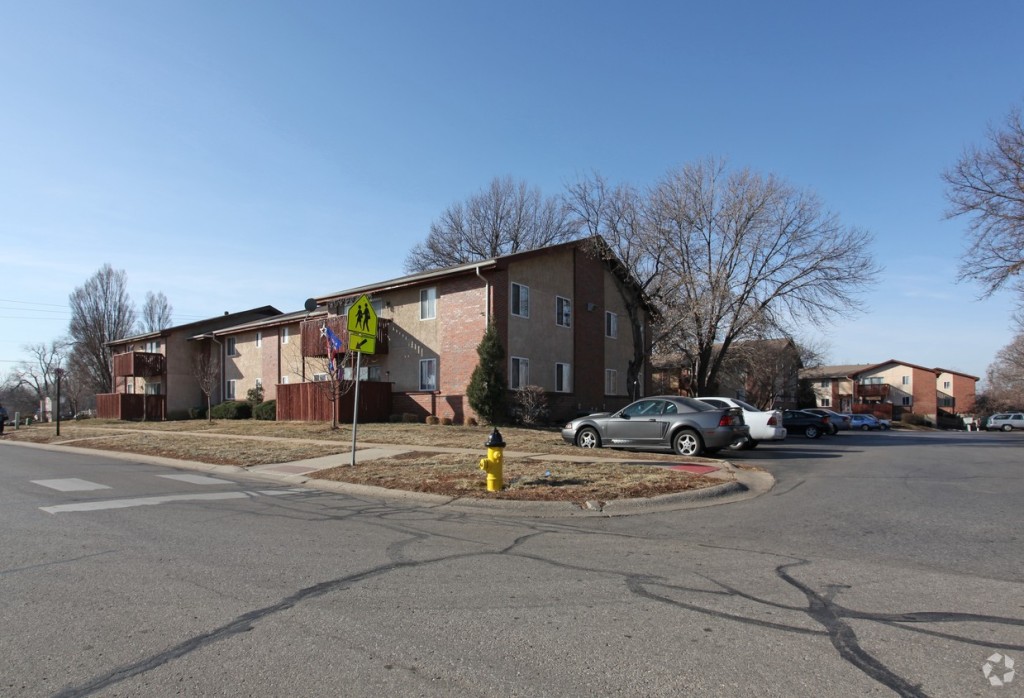 Westbrooke Glen Apartments is located near 75th Street and Quivira Rd. in Johnson County.
