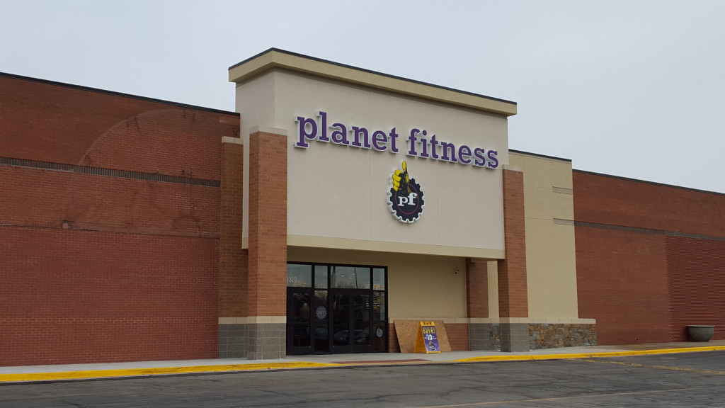 Planet Fitness opened its seventh Kansas City area location in Shawnee, Kan. on January 5, 2016.