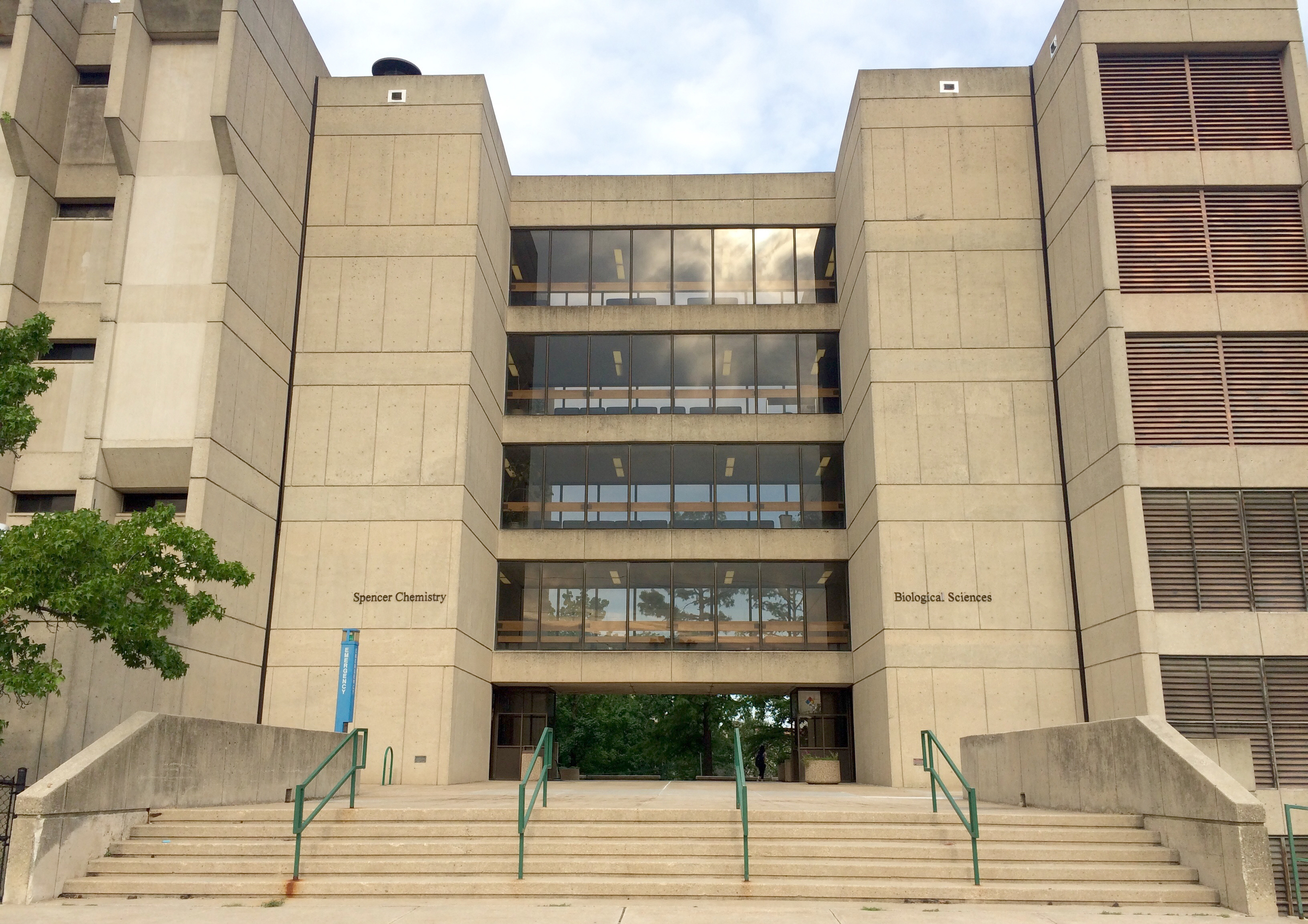 The Spencer Chemistry and Biological Sciences building hasn't seen an upgrade since the 1980s. Photo by Alex Dapp.