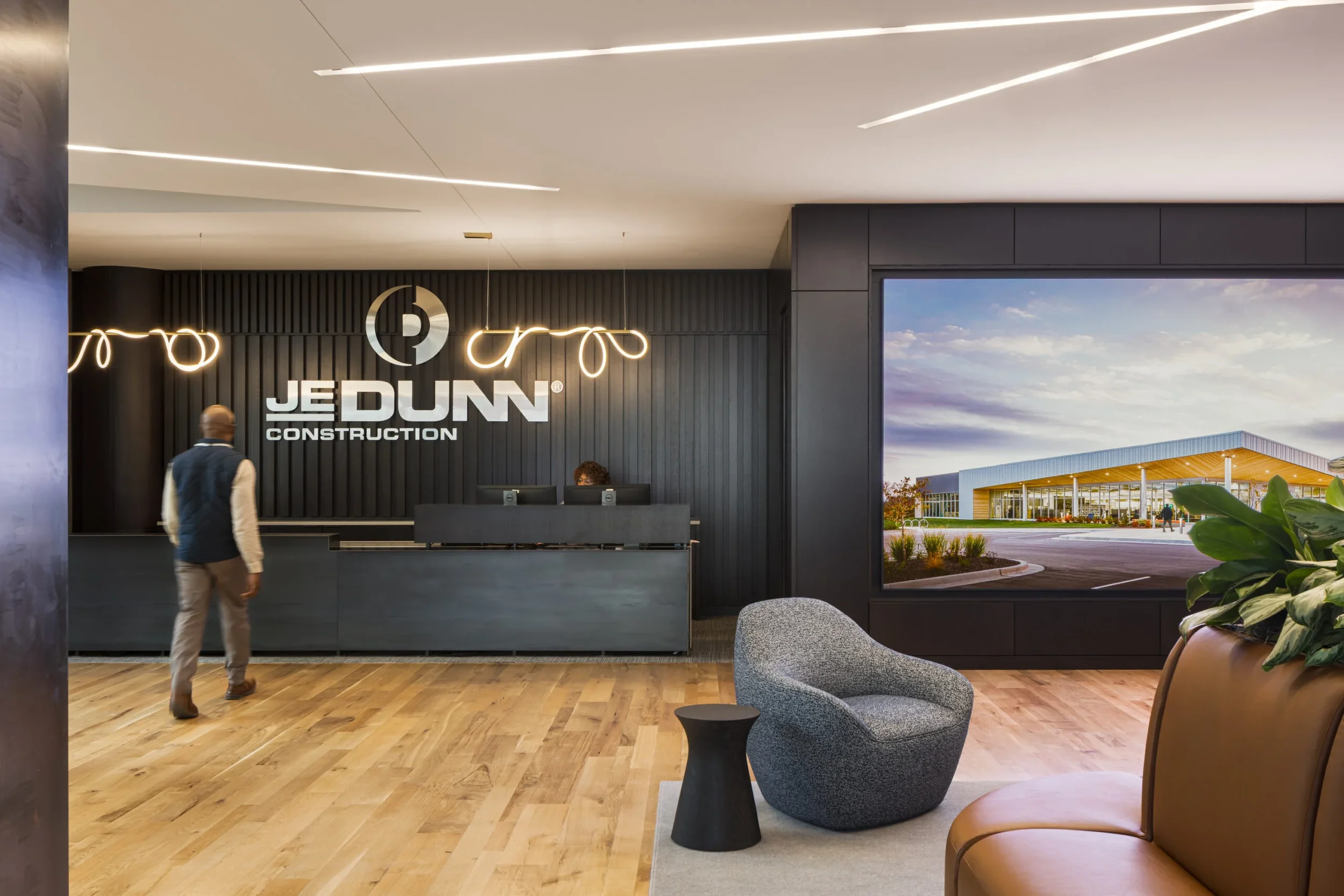 JE Dunn Construction’s newly renovated HQ is the perfect backdrop for MWM's Retail-Office Summit
