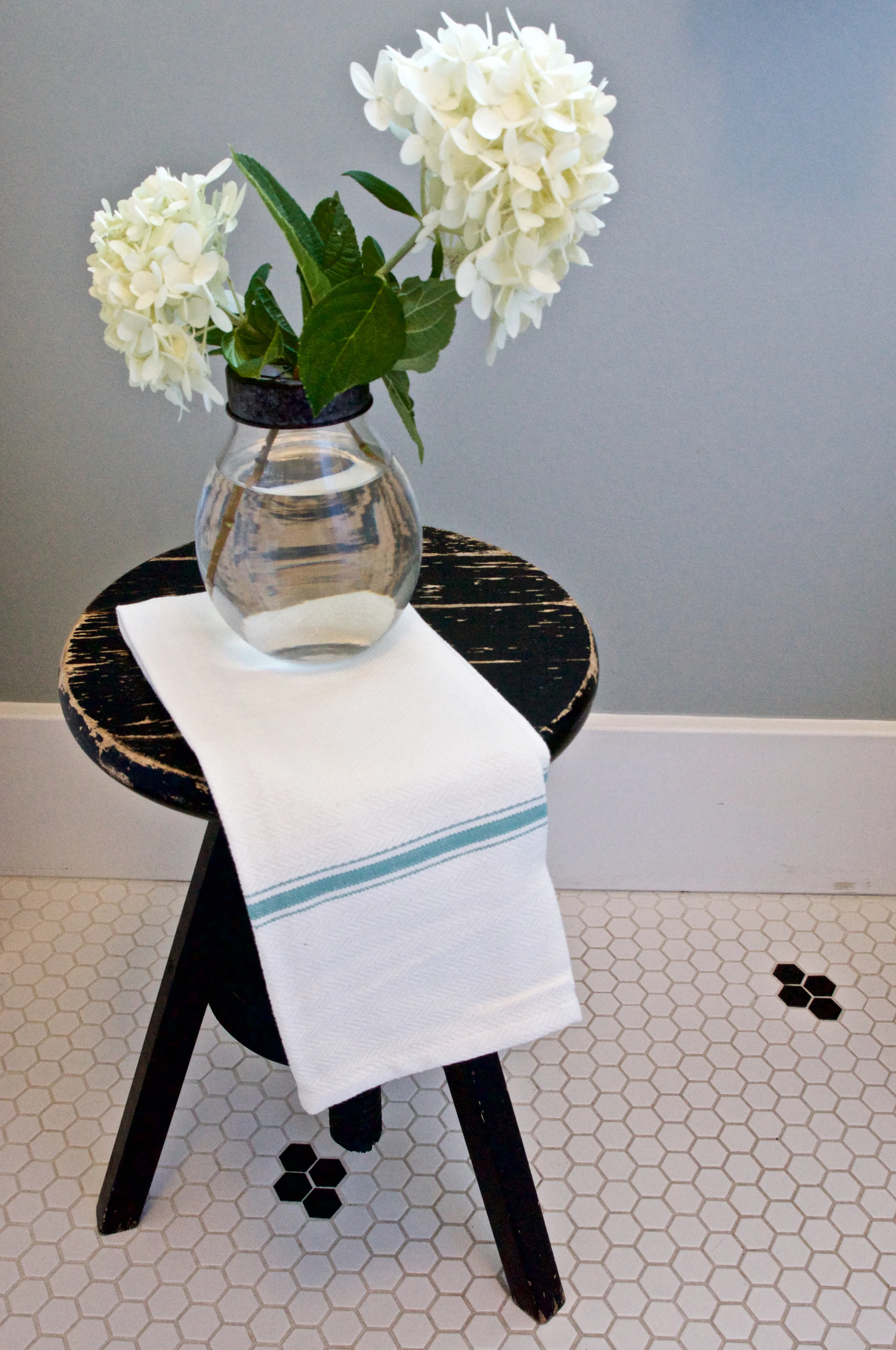 1001c-final photos-bath4-stool.jpg