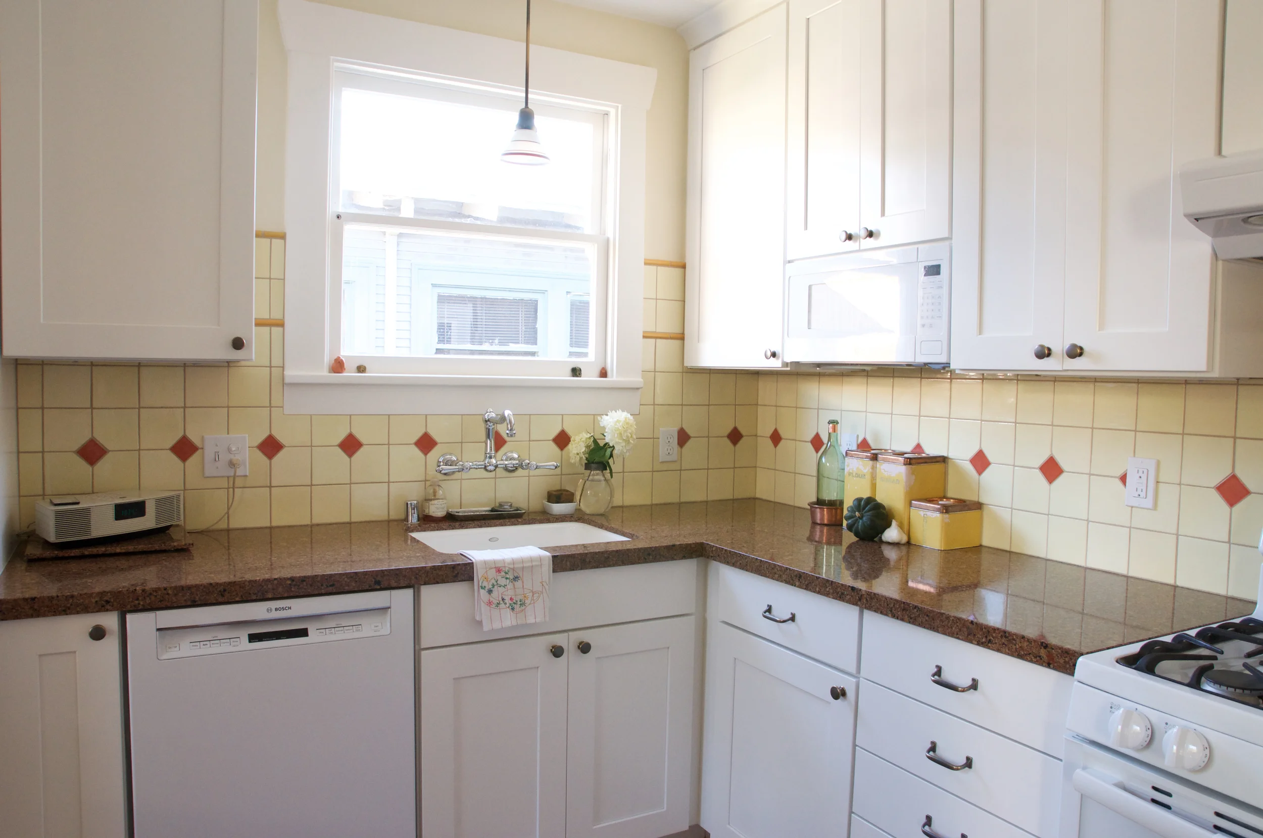 1001c-final photos-kitchen1.jpg
