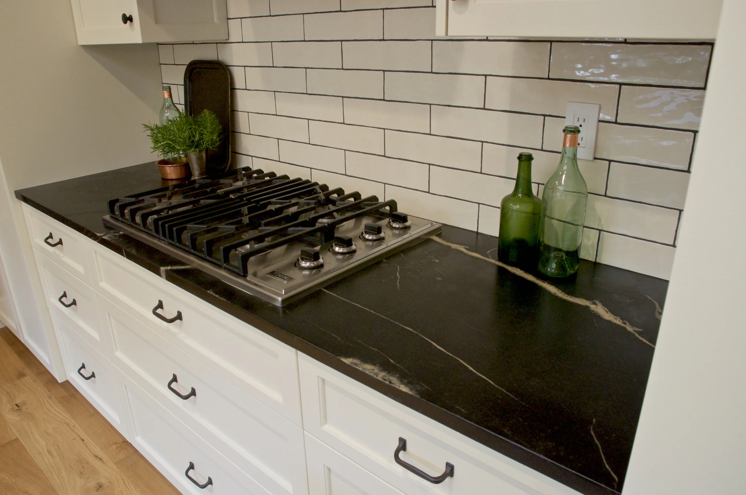 217MRR-finalphotos-kitch-stove2.jpg