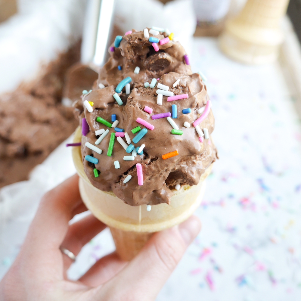 🍦 Chocolate, no churn, ice cream for summer!
