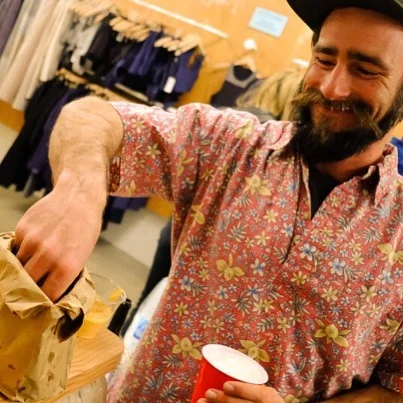 That look on your face when you know it's going to be a taco coming out of that bag and its only a moment until it's in your mouth.
&bull;&bull;&bull;
#tacos #tacotuesday #smile #satisfied #snowball #snowballaspen #aspensnowball #lasnowball #thesnowb