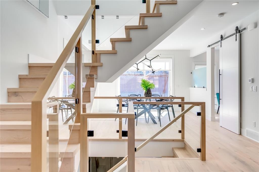 hunter_tristan_design_Integer_Homes_2111_INTERIOR_STAIRS_FLOATING_ARCHITECTURE_DESIGN_COOL_BEST_CALGARY_EDMONTON_KELOWNA.jpeg