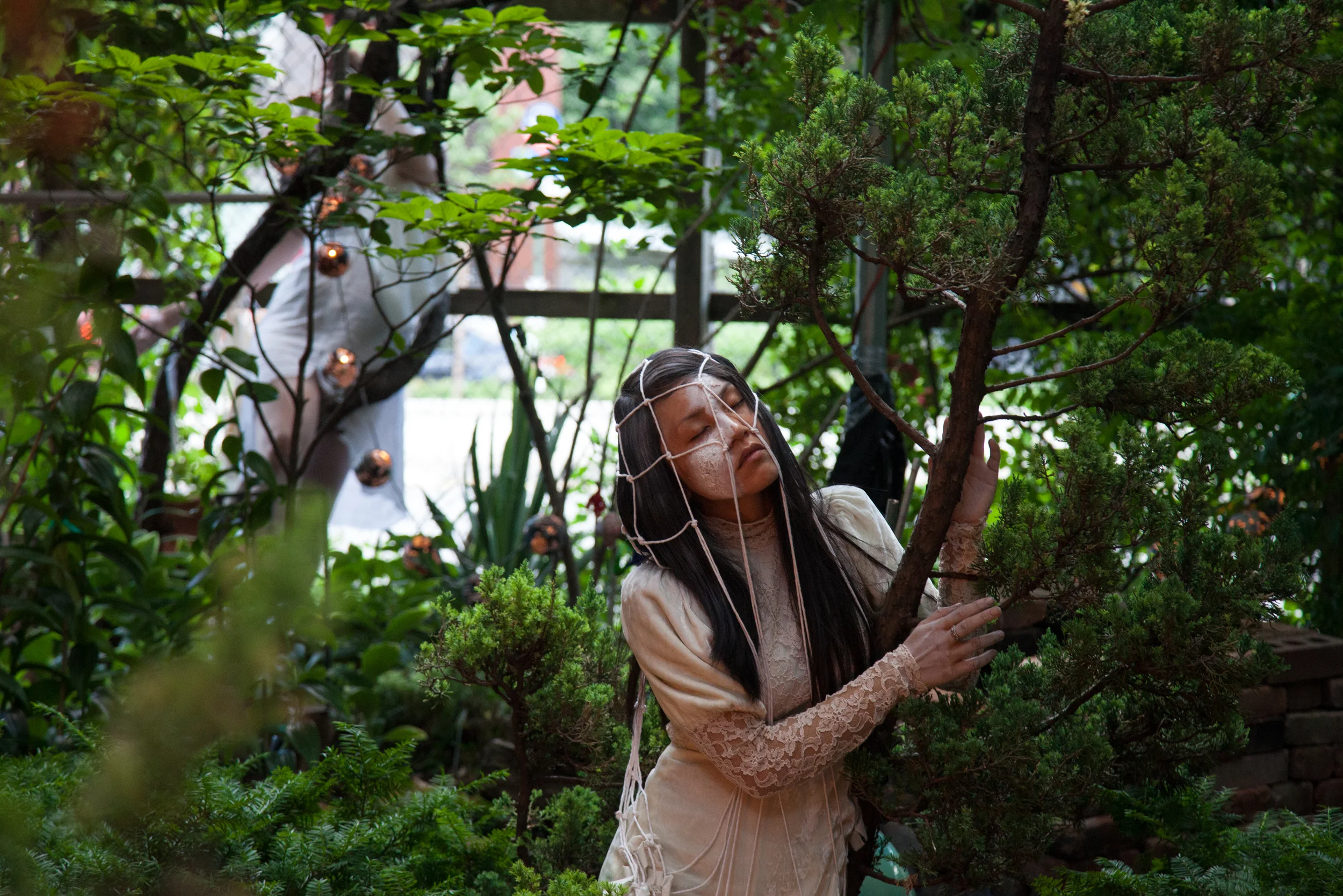 Azumi Oe in Crimson Sun with Butoh company Vangeline Theater