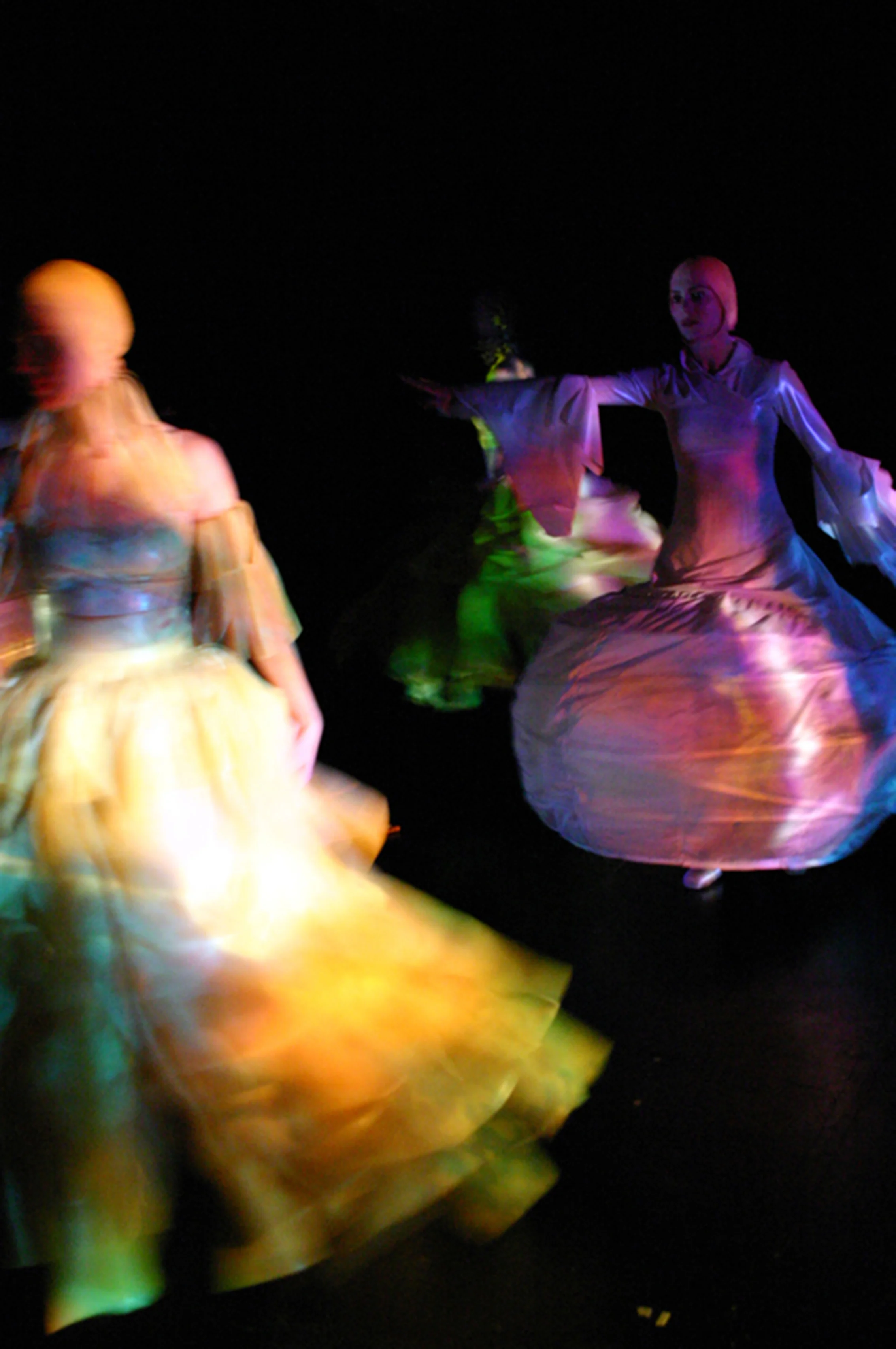 C.A.R.O.U.S.E./L- butoh company Vangeline Theater - photo Flo Poulain