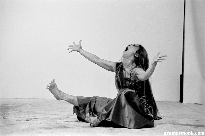 Maki Shinagawa with Butoh company Vangeline Theater in Kaze ( 2008)
