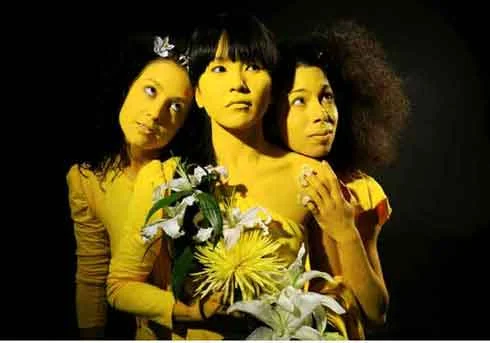 Azumi Oe, Margherita Tisato and Stacy Lynn Smith with Vangeline Theater