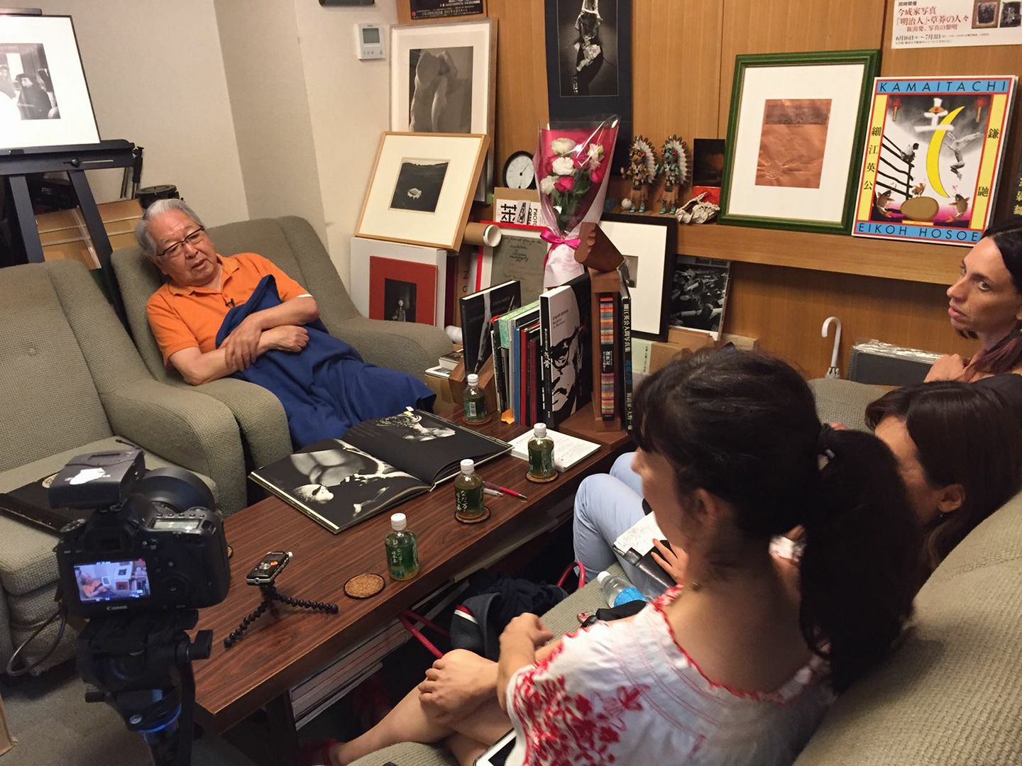 Interview today in Tokyo by Vangeline for Vangeline Theater / New York Butoh Institute with Legendary photographer Eikoh Hosoe, a contemporary of Hijikata Tatsumi and Writer Mishima. August 11, 2017. Photo Azumi Oe.