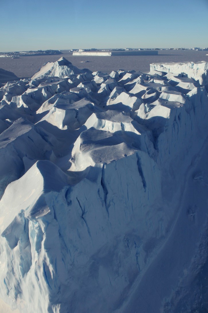Stranded iceberg from the air.jpg