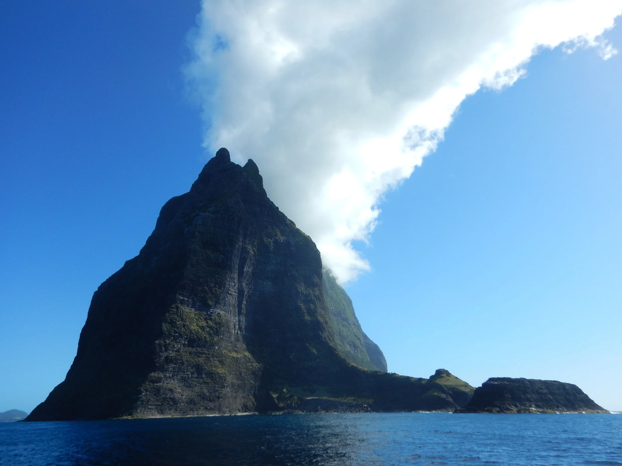 Ocean Sailing to Balls Pyramid 