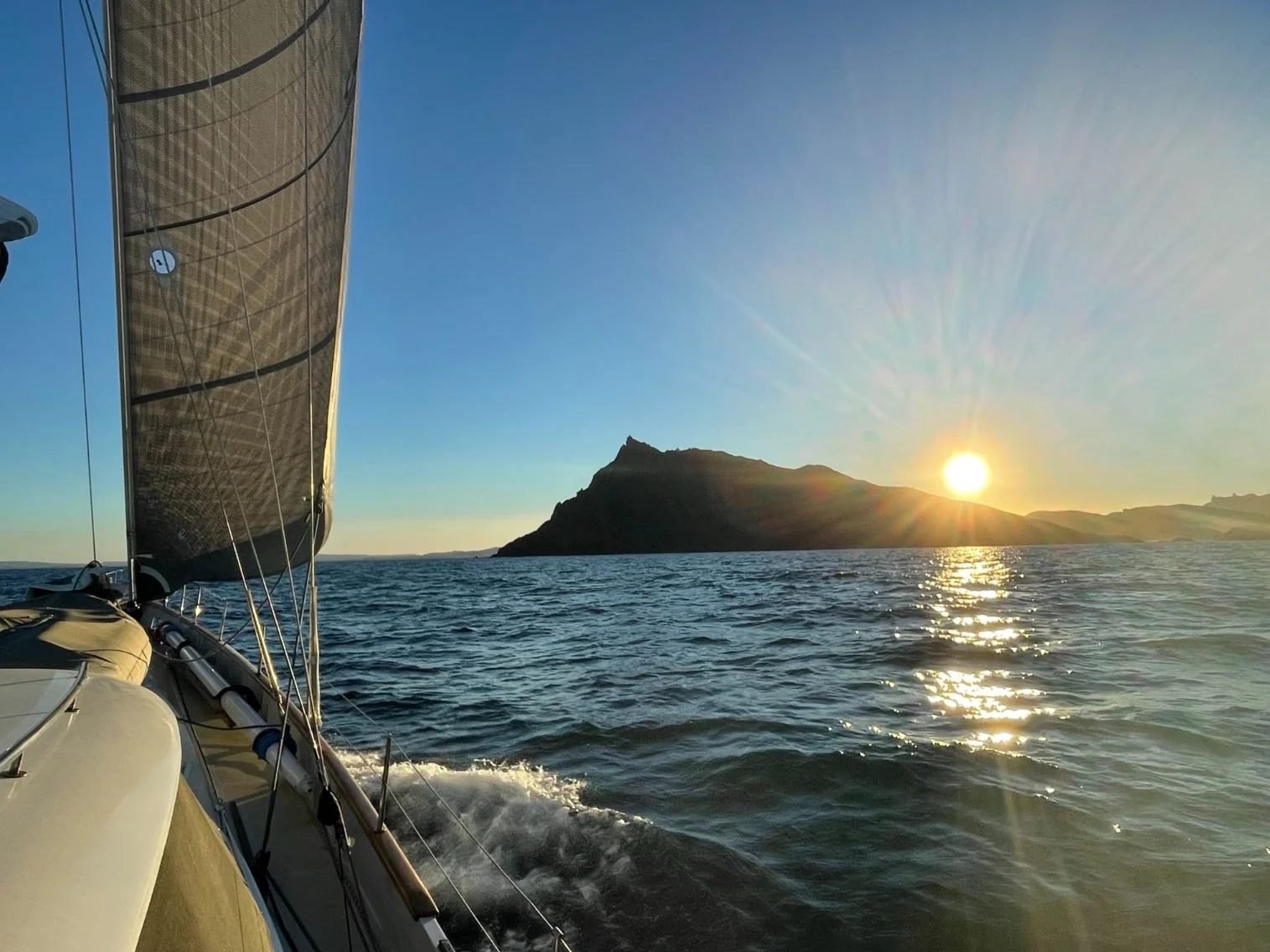 Hauraki Gulf Auckland Sailing (1515X1136).jpg
