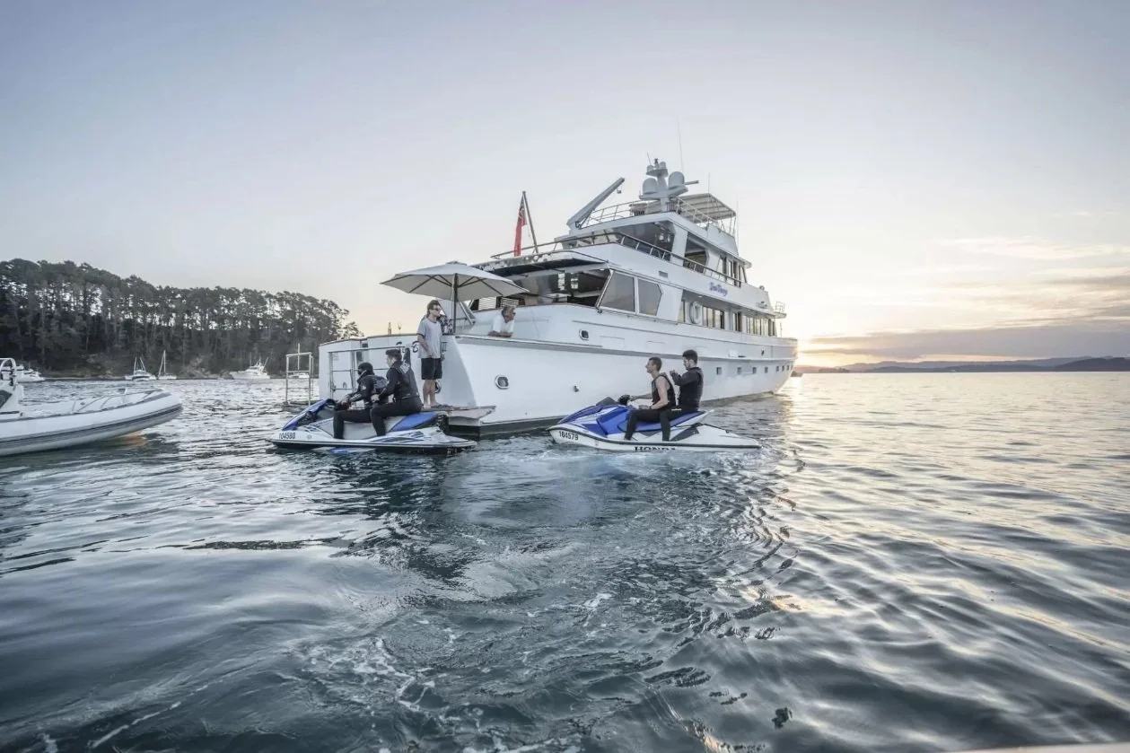 Super Yacht Sea Breeze Ill Ocean Sailiing Expeditions 03.jpg