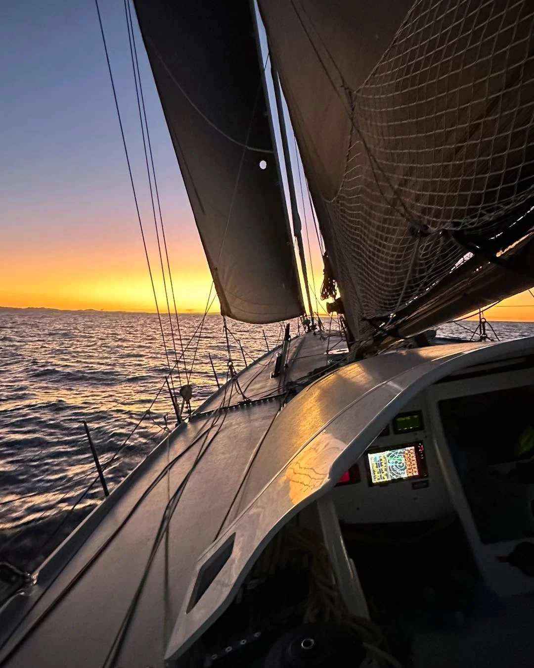 With 12nm to go, our fantastic crew on Awen battled through 20-30 knot southwesterlies last night, followed by 4 hours drifting in no wind off Prudhoe Island this morning and have managed to hold onto 5th place for line honours&hellip; for now. It&rs