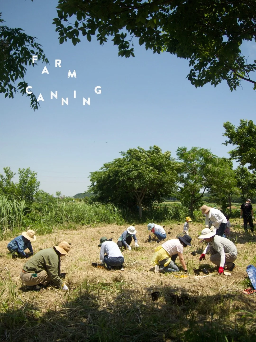 季節を感じながら、自分のためにゆっくりと味わう時間を

ロマンに触れられる興奮を胸に、 耕作放棄地を開墾し、苗を植え、土のことやワインのことを講師の方々を招いて学ぶ場作りをしたいという一心で、畑のワインクラブは始まりました。 

忙しい日常のテンポをほんの少しスローにして、 畑に立ち、ワインぶどうの一年を見守り、つくる人の生の声を聞き、同じ感覚を持つ人と食卓を囲む。
 

自分のために、ゆっくりと味わう時間を季節とともに楽しんでいただけたら嬉しいです。
　
　
-----------------