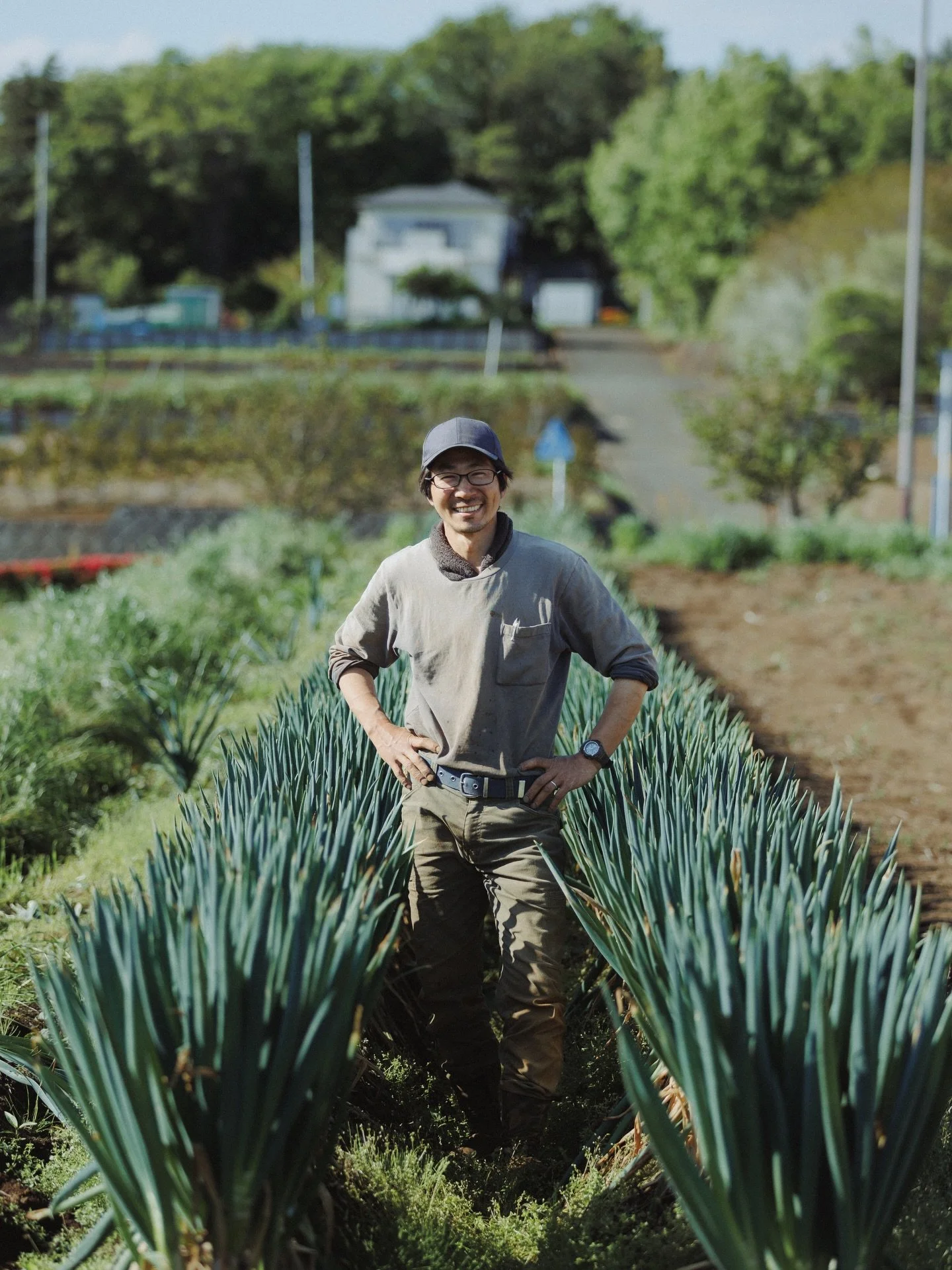 【FARMERS FIRST】

私たちが一番大切にしているのは、生産者さんの存在です。

規格外という理由だけで行き場を失う野菜。
でも、味は変わらずおいしい。

そんなもったいない野菜も含め、
まるごと直接買い取ることで
持続可能な農業に取り組む生産者さんを
少しでも支えたいと思っています。

土を守り、命の源をつくる。
そんな作り手の想いまで、一品に込めてお届けします。
　
　
📷 @naoki0210f
