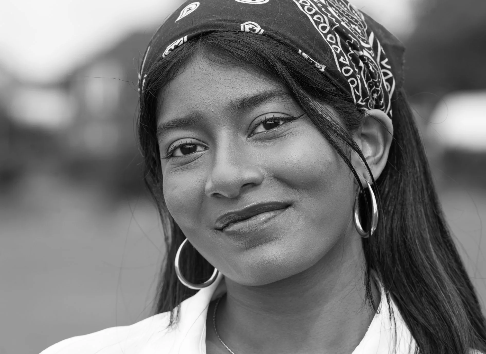 0644blackheadscarf1bw.jpg