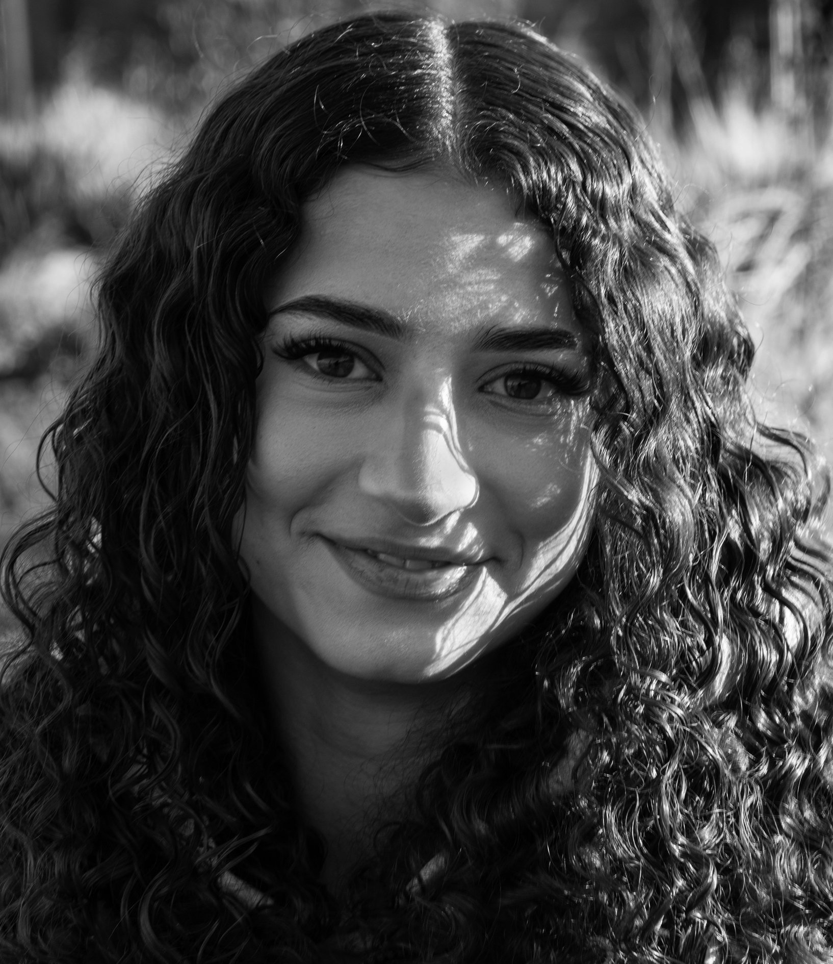 2926blackcurlyhair1Wbw.jpg