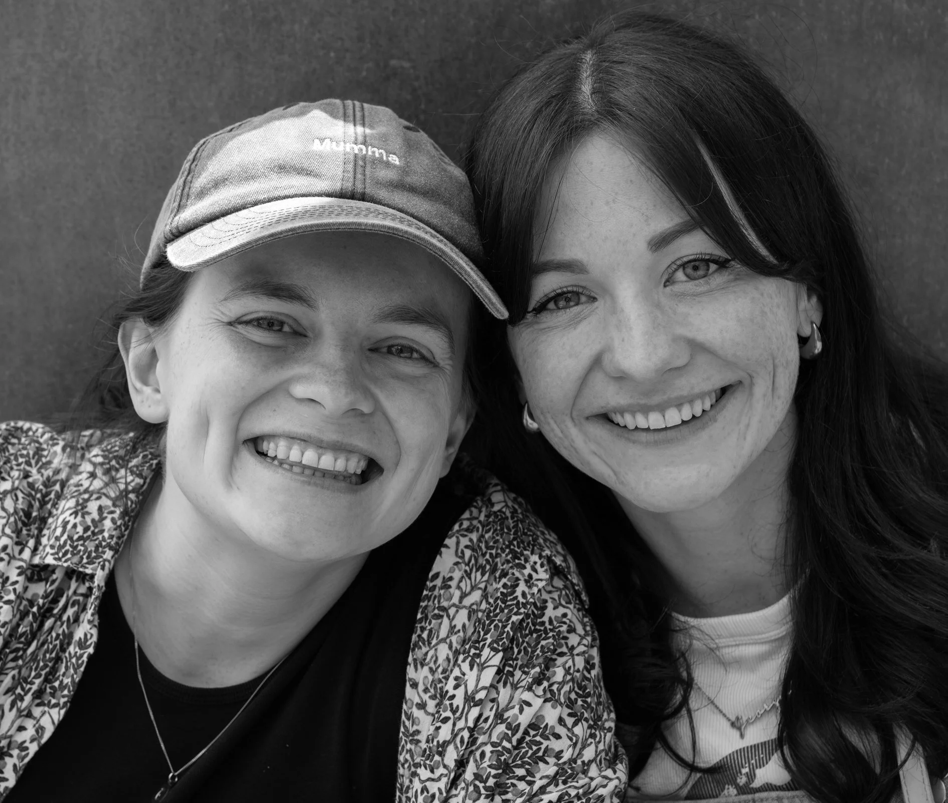 0856sisters1Wbw.jpg